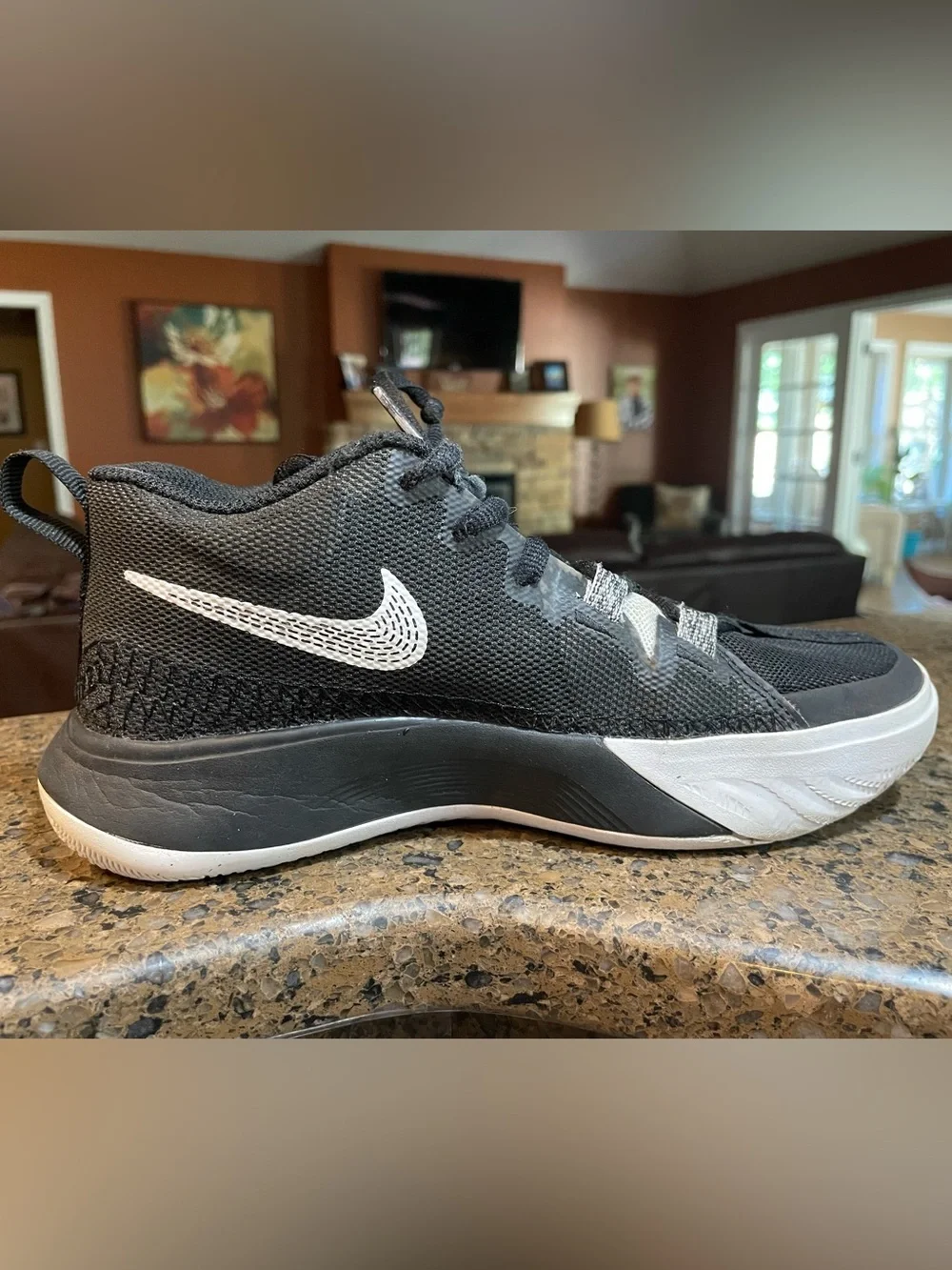 Nike Kyrie Flytrap VI Black White Big Kids' Sz 3.5 Mid-Top Athletic Basketball
